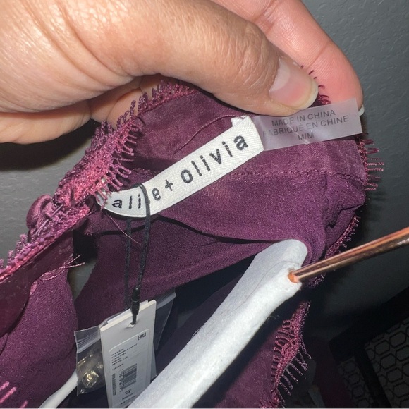 NWT Alice + Olivia Purple Sleeveless Silk Blouse with embellishments - Picture 3 of 6